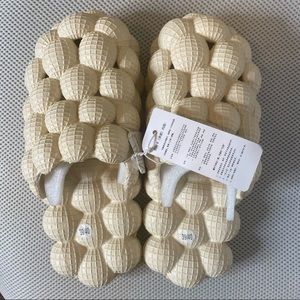 Comfy Bubble Slides, Cream
